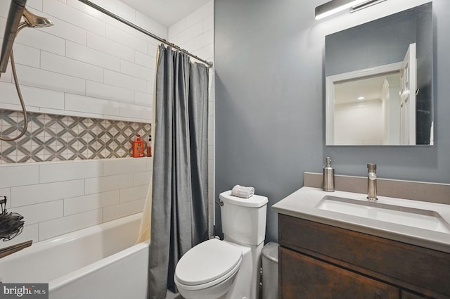 4788 Charter Ct, Woodbridge, VA 22192 - bathroom featuring vanity and shower / bath combo