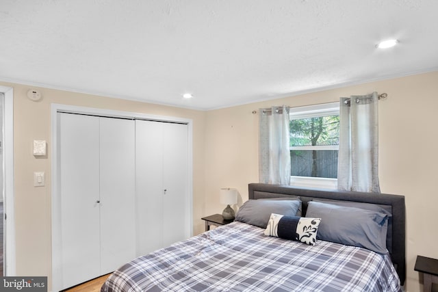 109 Knob Ct, Albrightsville, PA 18210 - bedroom featuring a closet, recessed lighting, crown molding, and wood finished floors