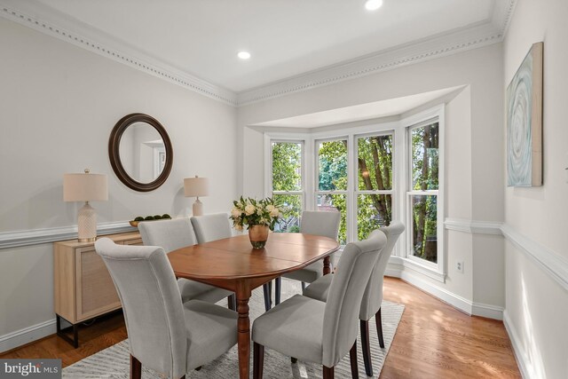 6638 Hampton View Pl, Mclean, VA 22101 - dining area with baseboards, crown molding, light wood-style floors, and recessed lighting