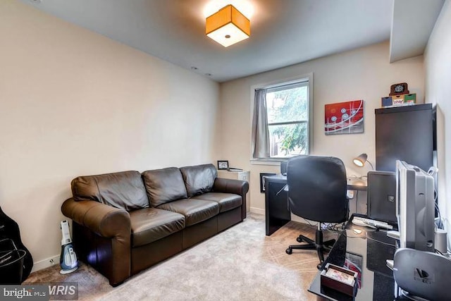 608 S Washington St, Baltimore, MD 21231 - carpeted office space featuring baseboards