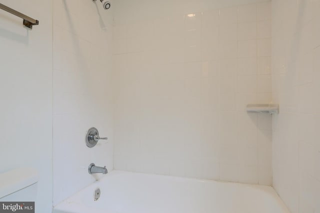 106 W Montgomery St, Baltimore, MD 21230 - full bath featuring toilet and bathing tub / shower combination