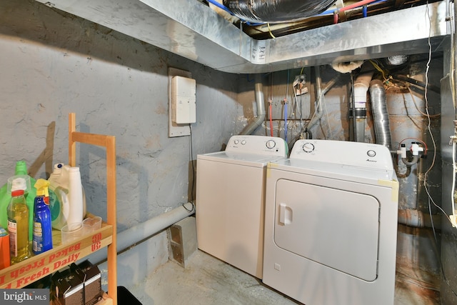 452 Fitzgerald St, Philadelphia, PA 19148 - washroom with washing machine and clothes dryer