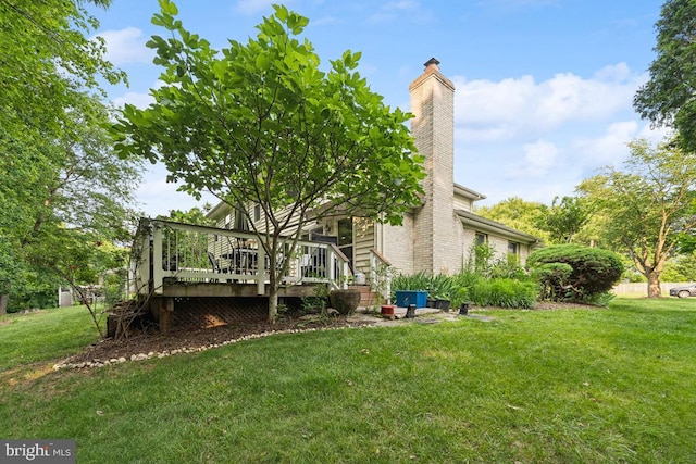 6625 Weatheford Ct, Mclean, VA 22101 - view of grassy yard with a deck