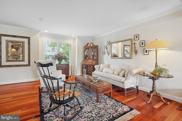 1028 Sandpiper Ln, Annapolis, MD 21403 - living room with wood finished floors, crown molding, and recessed lighting