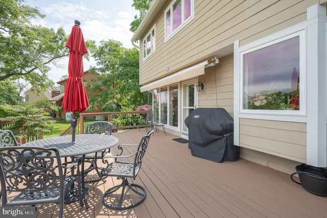 1028 Sandpiper Ln, Annapolis, MD 21403 - deck with outdoor dining space and grilling area