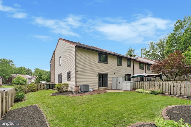 3447 Norwood Pl, Southampton, PA 18966 - rear view of property featuring a fenced backyard and a patio