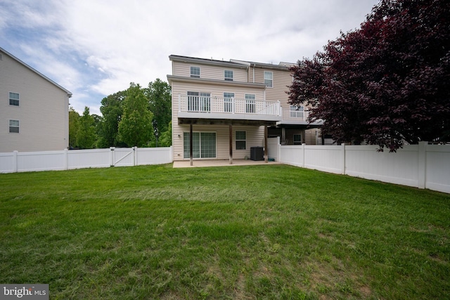 309 Latrobe Dr, Newark, DE 19702 - back of property with a patio area and cooling unit