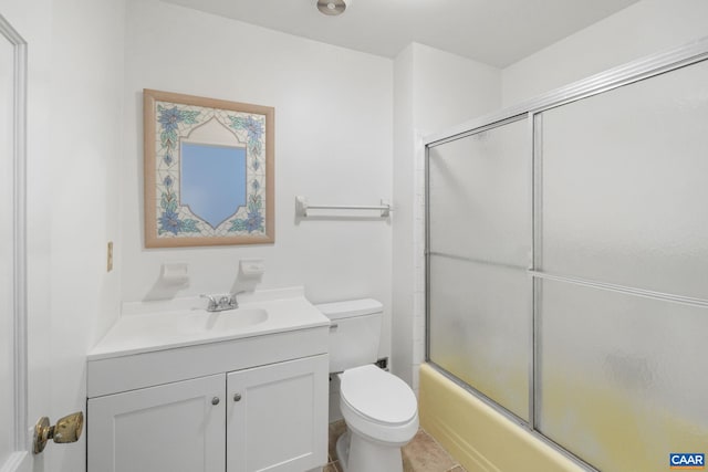 104 Chaucer Rd, Charlottesville, VA 22901 - full bath featuring vanity, toilet, and combined bath / shower with glass door