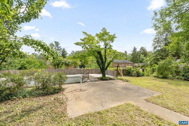 104 Chaucer Rd, Charlottesville, VA 22901 - view of yard with a patio area