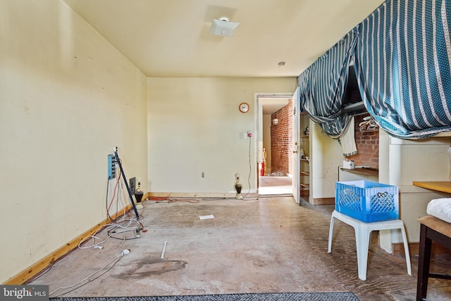 3310 E Lombard St, Baltimore, MD 21224 - empty room featuring baseboards