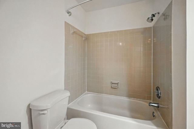 11707 Critton Cir, Woodbridge, VA 22192 - full bath featuring toilet and washtub / shower combination