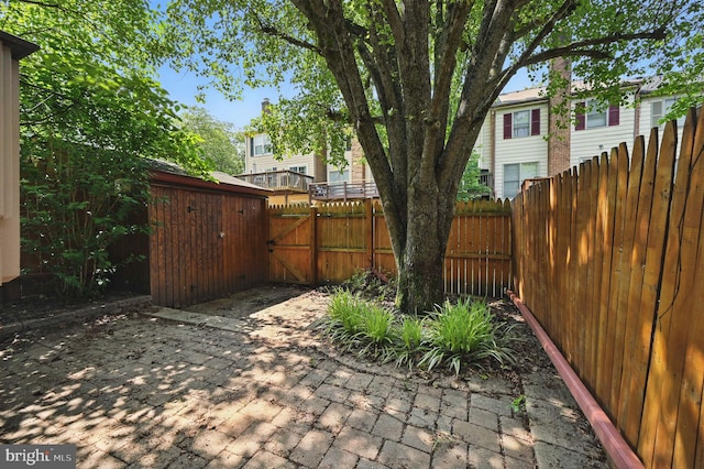 11707 Critton Cir, Woodbridge, VA 22192 - view of patio with a gate