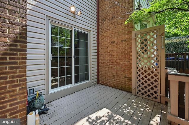 11707 Critton Cir, Woodbridge, VA 22192 - view of wooden deck