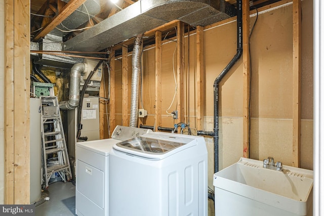 8530 Raglan Rd, Vienna, VA 22182 - laundry room featuring washer and clothes dryer