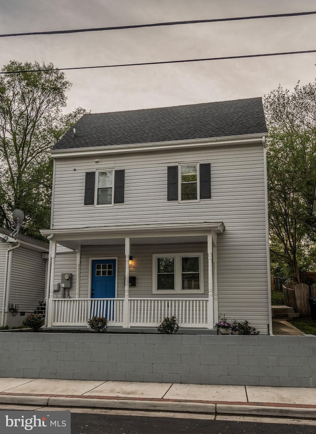 511 S Kent St, Winchester, VA 22601 - traditional home featuring a porch