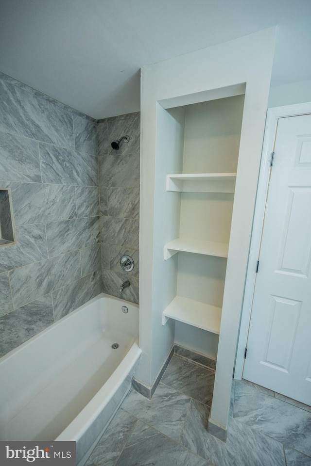 511 S Kent St, Winchester, VA 22601 - full bathroom featuring bathing tub / shower combination and baseboards