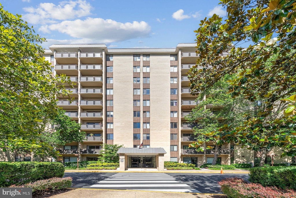 3100 S Manchester St Unit 520, Falls Church, VA 22044 - view of apartment building / complex