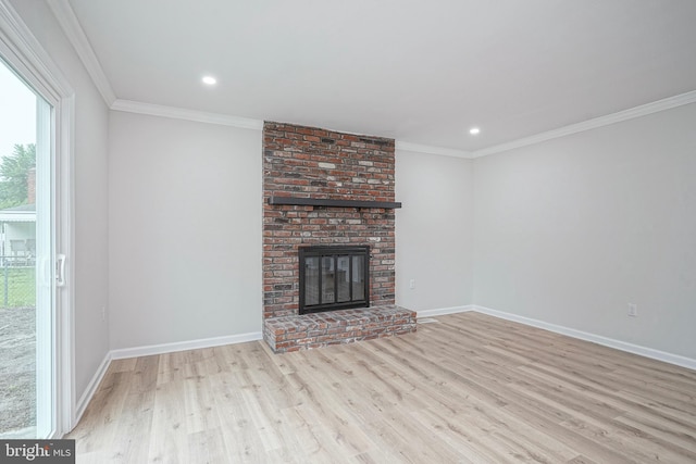 26 Jefferson Dr, Clementon, NJ 08021 - unfurnished living room featuring wood finished floors, baseboards, crown molding, recessed lighting, and a fireplace