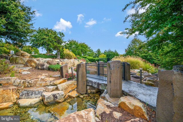43 Battery Point Dr, Fredericksburg, VA 22406 - exterior view of a garden pond