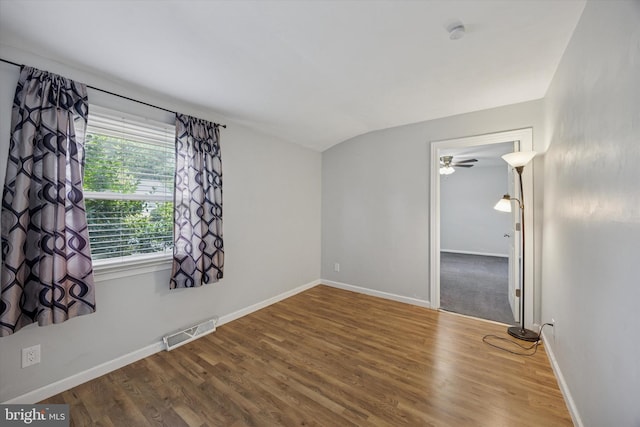 1013 S Scott Ave, Lindenwold, NJ 08021 - empty room featuring wood finished floors, baseboards, ceiling fan, a smoke detector, and lofted ceiling