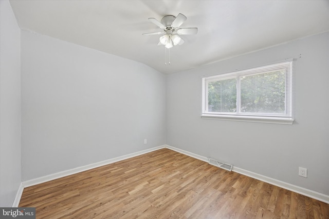 1013 S Scott Ave, Lindenwold, NJ 08021 - spare room featuring light wood-style flooring, baseboards, a ceiling fan, and lofted ceiling