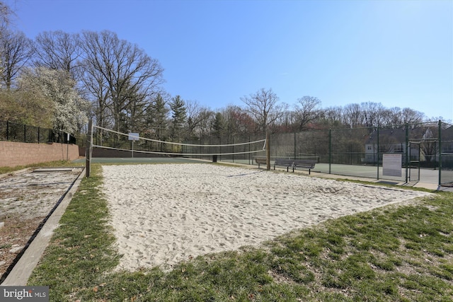 604 Highland Ridge Ave Unit 100, Gaithersburg, MD 20878 - view of property's community with a tennis court and volleyball court