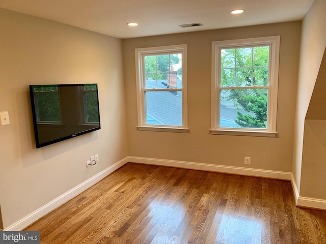 3528 14th St N, Arlington, VA 22201 - empty room with baseboards, wood finished floors, and recessed lighting