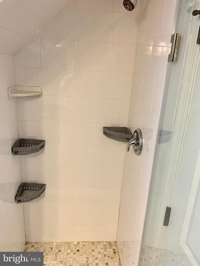 3528 14th St N, Arlington, VA 22201 - full bath featuring a stall shower