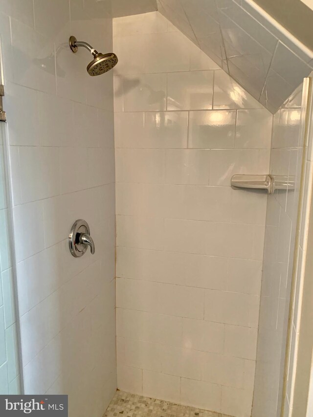 3528 14th St N, Arlington, VA 22201 - bathroom with a stall shower