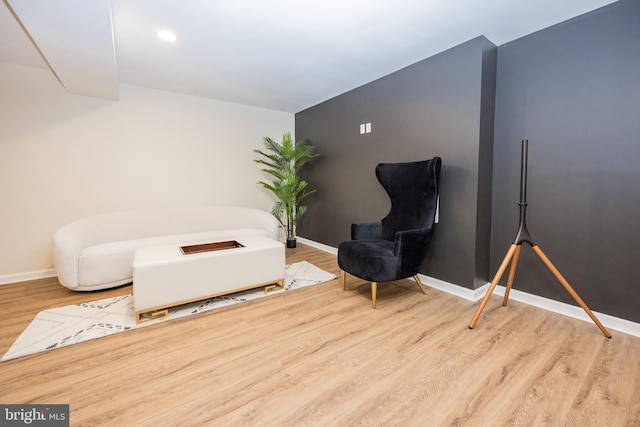 8 Bordeaux Blvd, Newark, DE 19702 - sitting room featuring wood finished floors and recessed lighting