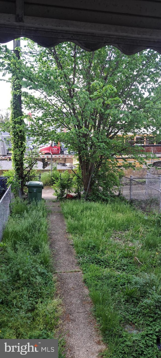 2207 W Lafayette Ave, Baltimore, MD 21216 - view of yard