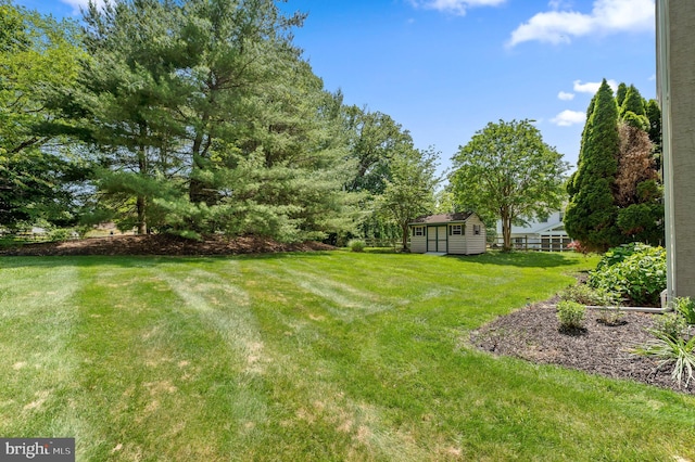 859 Empress Rd, West Chester, PA 19382 - view of grassy yard