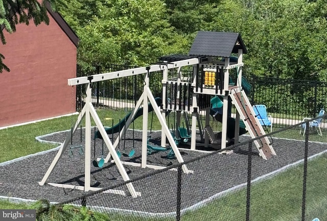 10 Malibu Ct, Towson, MD 21204 - view of communal playground