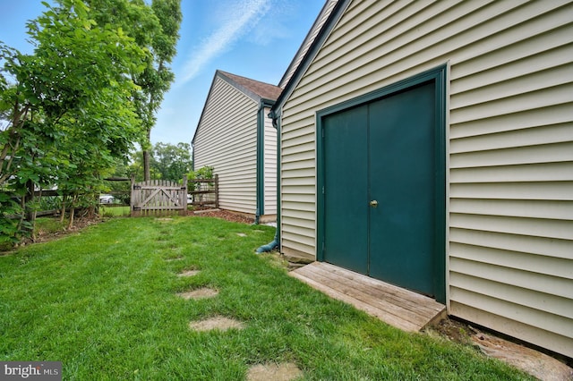 5762 Lichenbark Cir, New Market, MD 21774 - view of yard featuring a gate