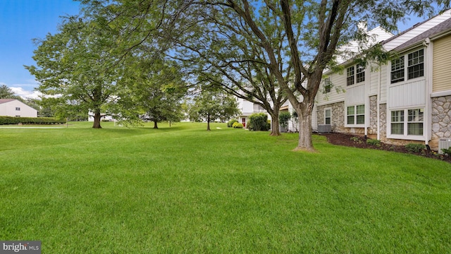 1703 Hopkins Ct, Southampton, PA 18966 - view of grassy yard