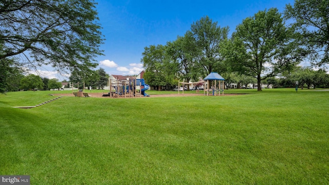 1703 Hopkins Ct, Southampton, PA 18966 - view of green lawn