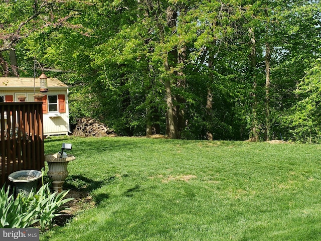 85 Creekwood Dr, Bordentown, NJ 08505 - view of green lawn