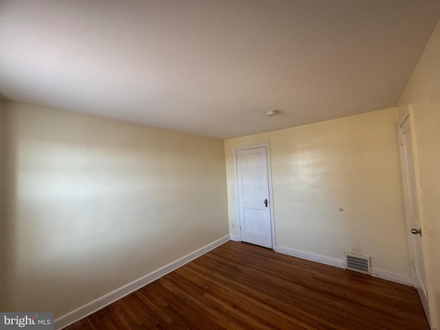 331 Garden Ave, Camden, NJ 08105 - unfurnished room featuring baseboards and dark wood finished floors