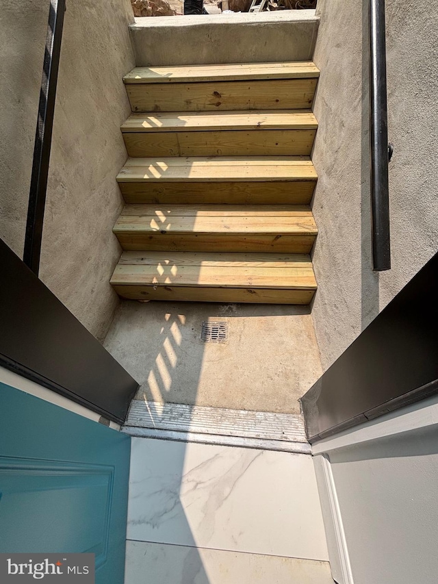 1748 N Chester St, Baltimore, MD 21213 - view of staircase