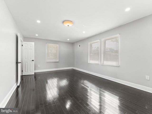 285 N Lansdowne Ave, Lansdowne, PA 19050 - spare room featuring healthy amount of natural light, dark wood-type flooring, baseboards, and recessed lighting