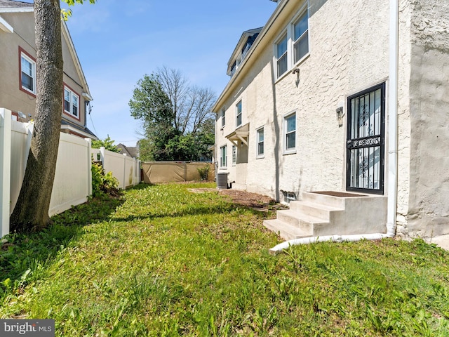285 N Lansdowne Ave, Lansdowne, PA 19050 - view of yard featuring central air condition unit