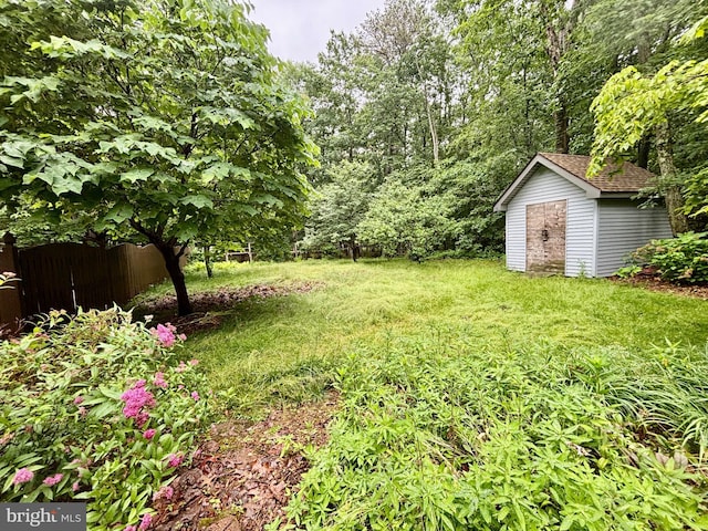 8 Vale Dr, Tabernacle Twp, NJ 08088 - view of yard featuring a storage unit