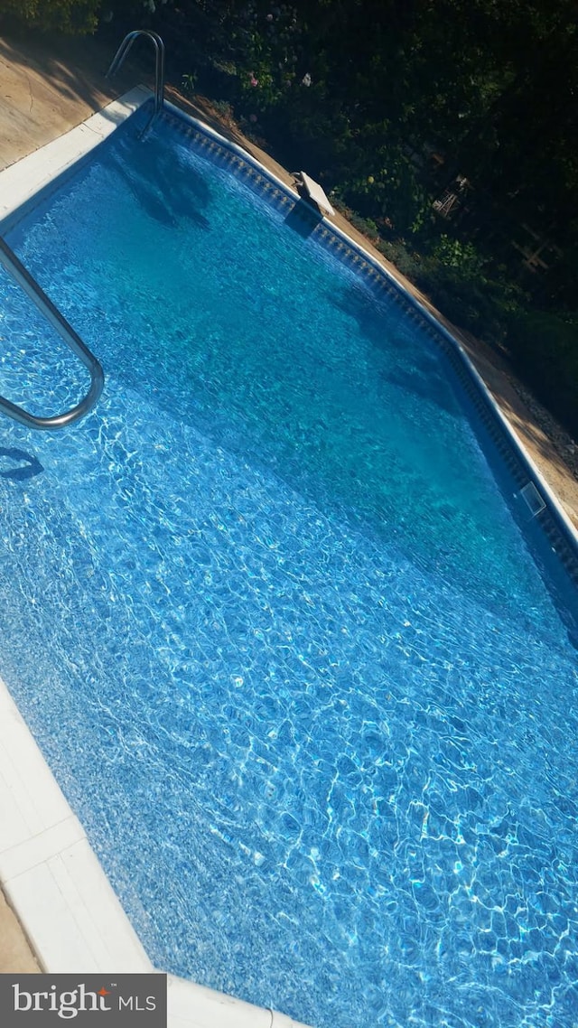 8 Vale Dr, Tabernacle Twp, NJ 08088 - view of outdoor pool