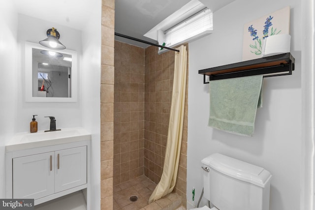 6807 Radcliffe Dr, Alexandria, VA 22307 - bathroom with toilet, tiled shower, and vanity
