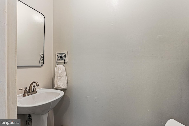 6786 Singletree Ct, Frederick, MD 21703 - half bath featuring a sink