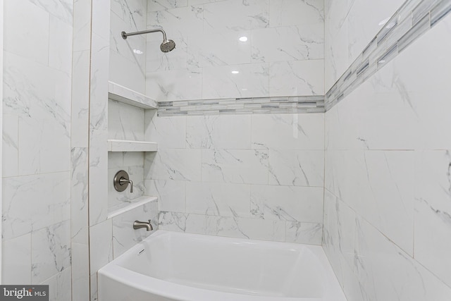 802 W Ritner St, Philadelphia, PA 19148 - bathroom with bathing tub / shower combination