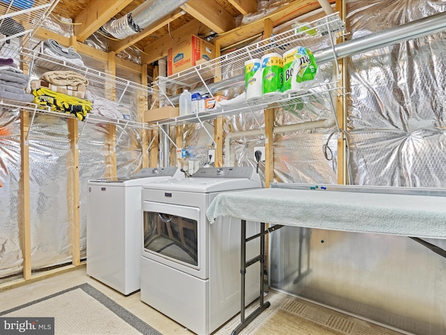 6040 Gayleburg Pl, Gainesville, VA 20155 - laundry room featuring washing machine and clothes dryer