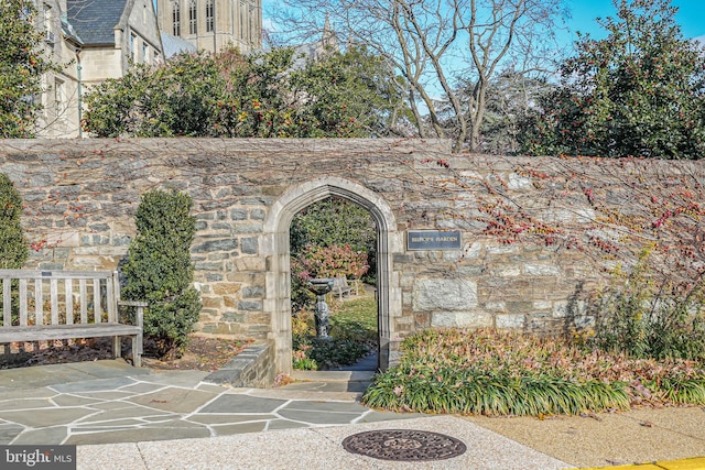 2800 Wisconsin Ave NW Unit 504, Washington, DC 20007 - doorway to property with stone siding