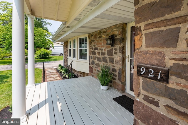 921 Coopertown Rd, Bryn Mawr, PA 19010 - view of wooden porch