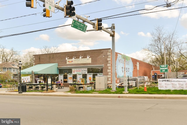6914 6th St NW, Washington, DC 20012 - view of commercial property